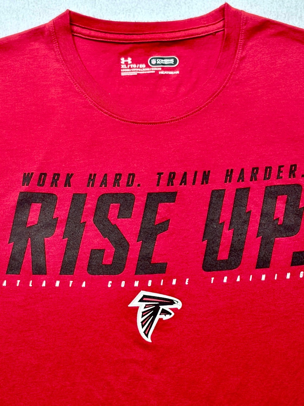 Under Armour Falcons Combine Authentic Shirt Mens XL Red HeatGear Graphic NFL Te